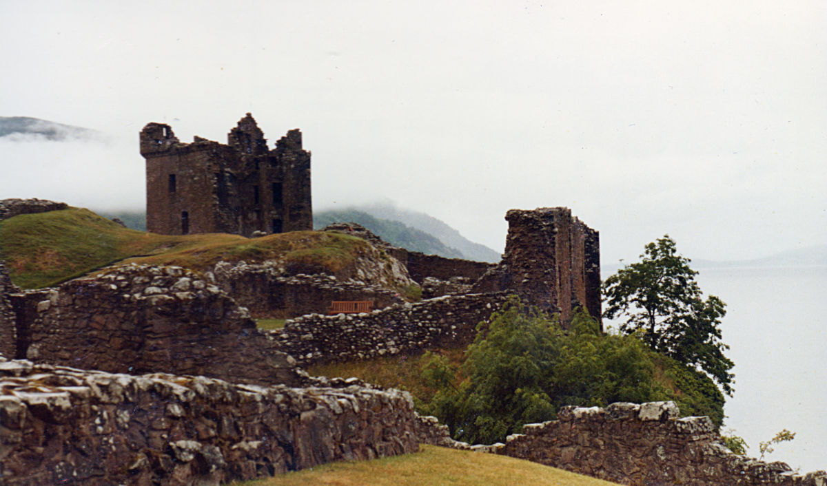 castle urqhart.jpg